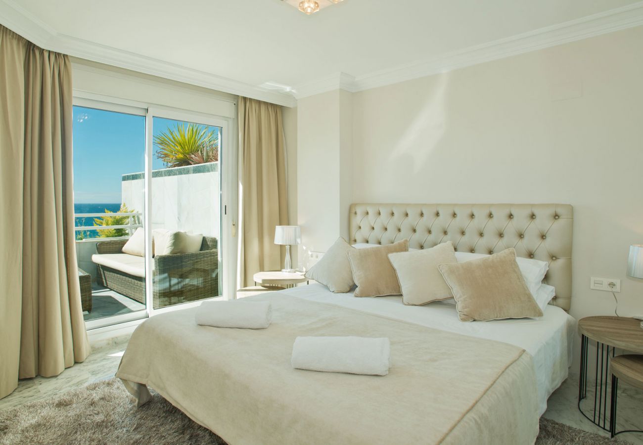 Apartment in Marbella - Playa Esmeralda - A beautiful beachfront apartment - holiday rental in Marbella - Puerto Banus