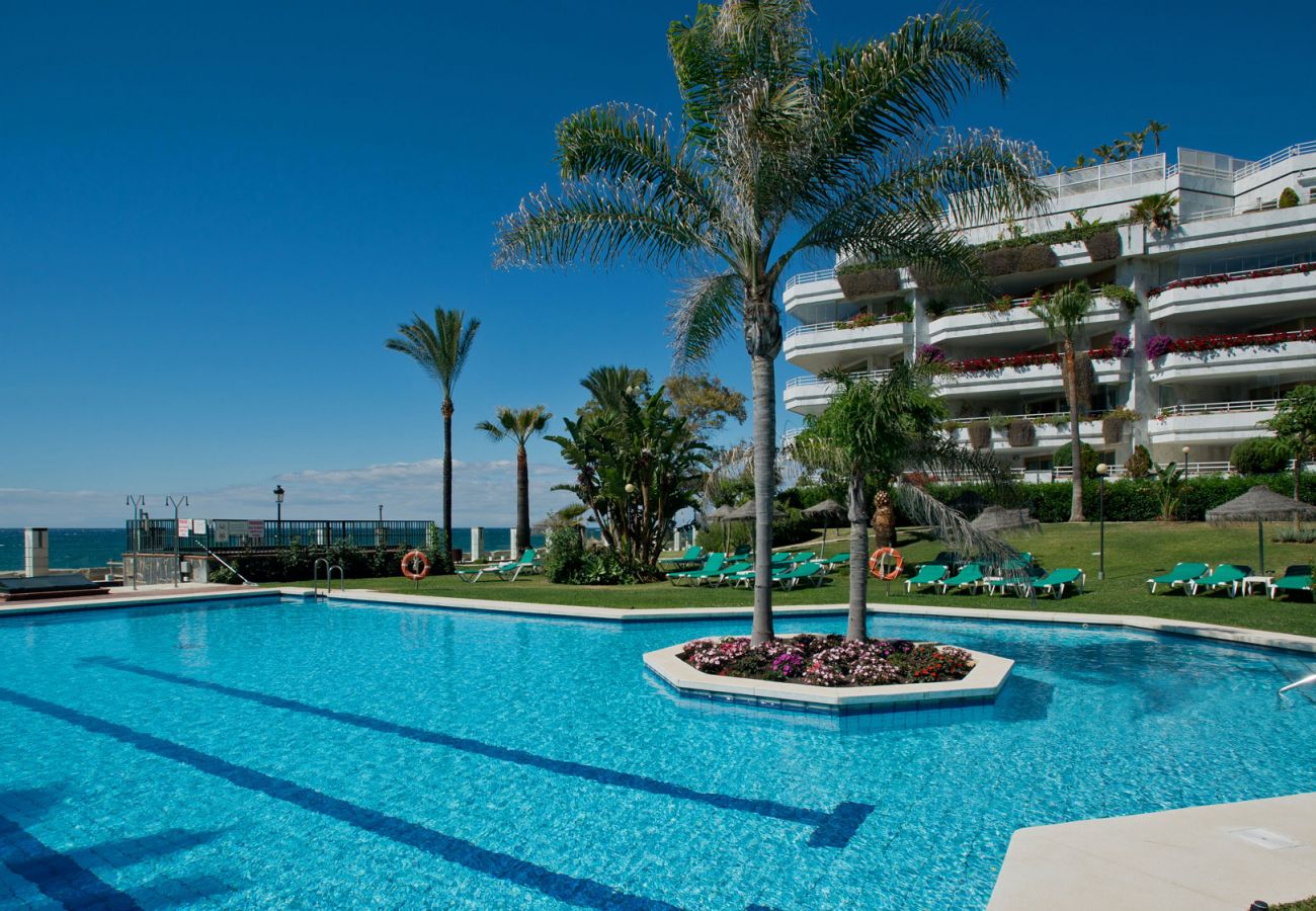 Apartment in Marbella - Playa Esmeralda - A beautiful beachfront apartment - holiday rental in Marbella - Puerto Banus