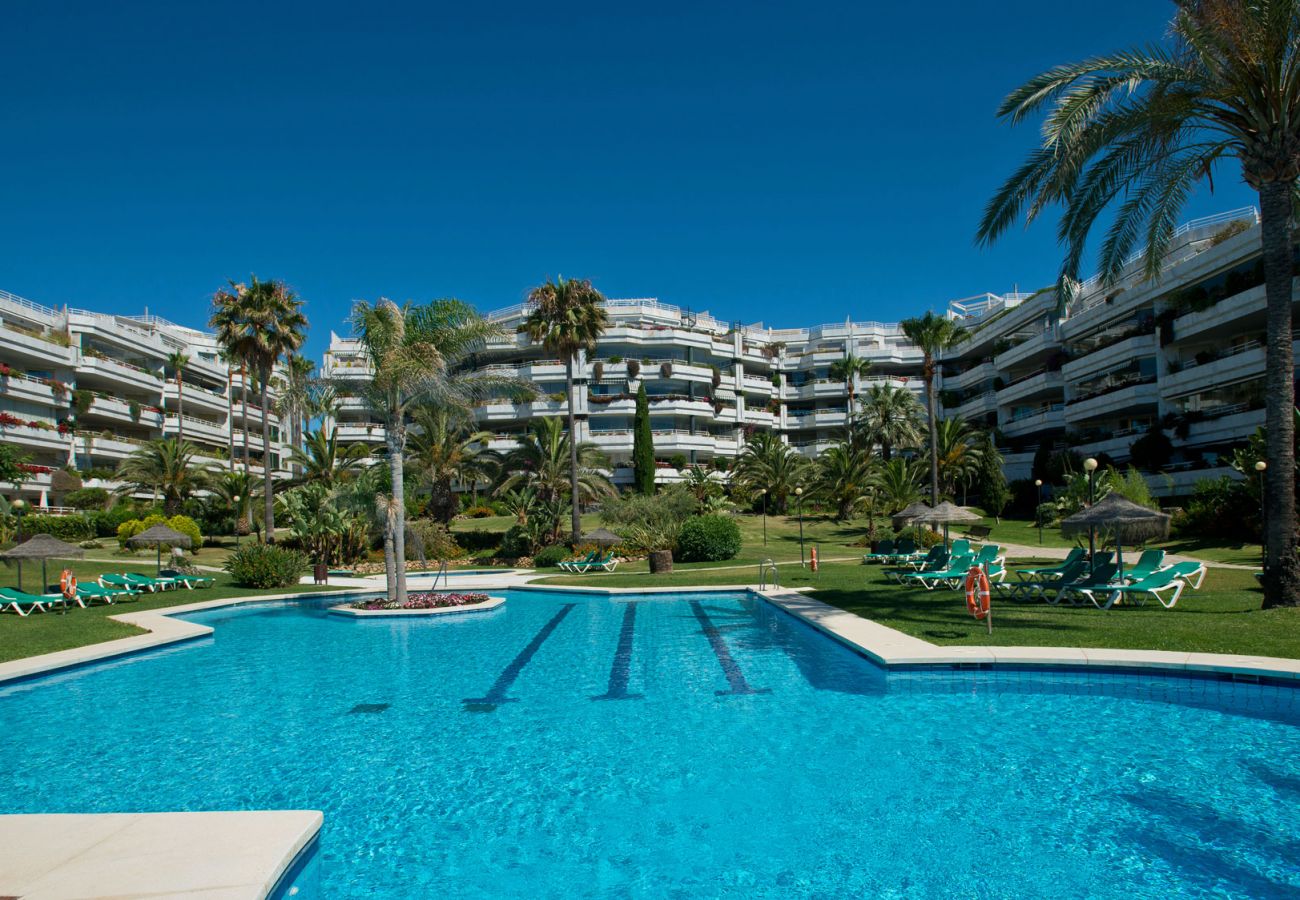 Apartment in Marbella - Playa Esmeralda - A beautiful beachfront apartment - holiday rental in Marbella - Puerto Banus