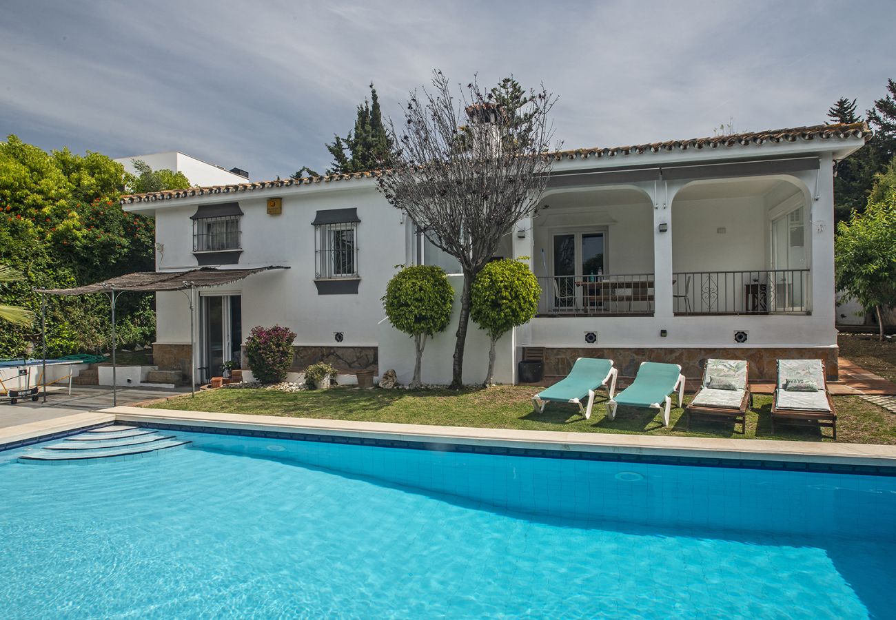 Villa in San Pedro de Alcántara - Villa Beachside - 4 bedroom villa near San Pedro Beach