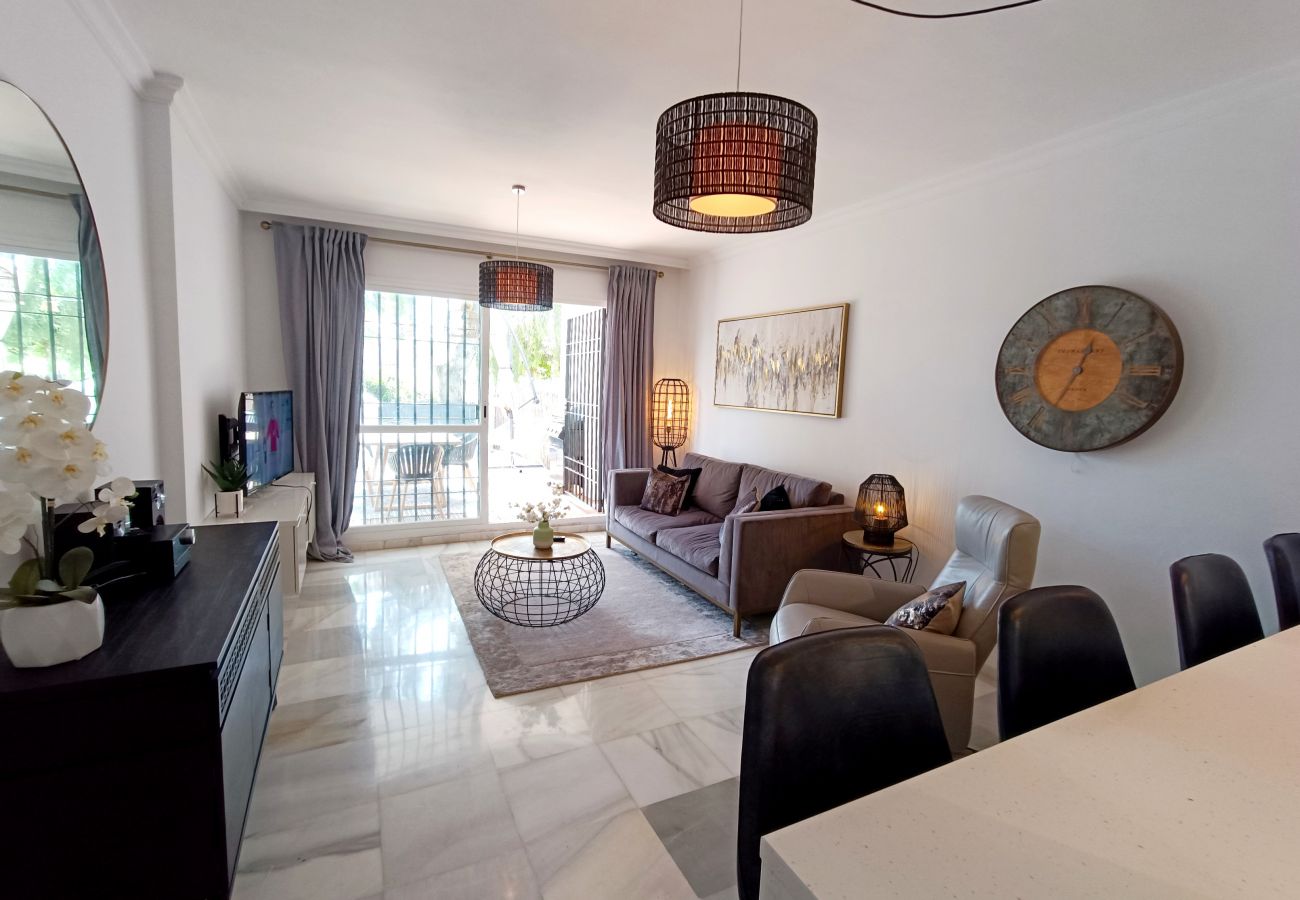 Apartment in Nueva andalucia - Señorio de Gonzaga - Gorgeous 2 bedroom rental apartment in Nueva Andalucia