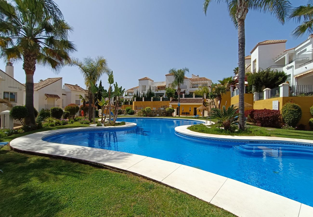 Apartment in Nueva andalucia - Señorio de Gonzaga - Gorgeous 2 bedroom rental apartment in Nueva Andalucia