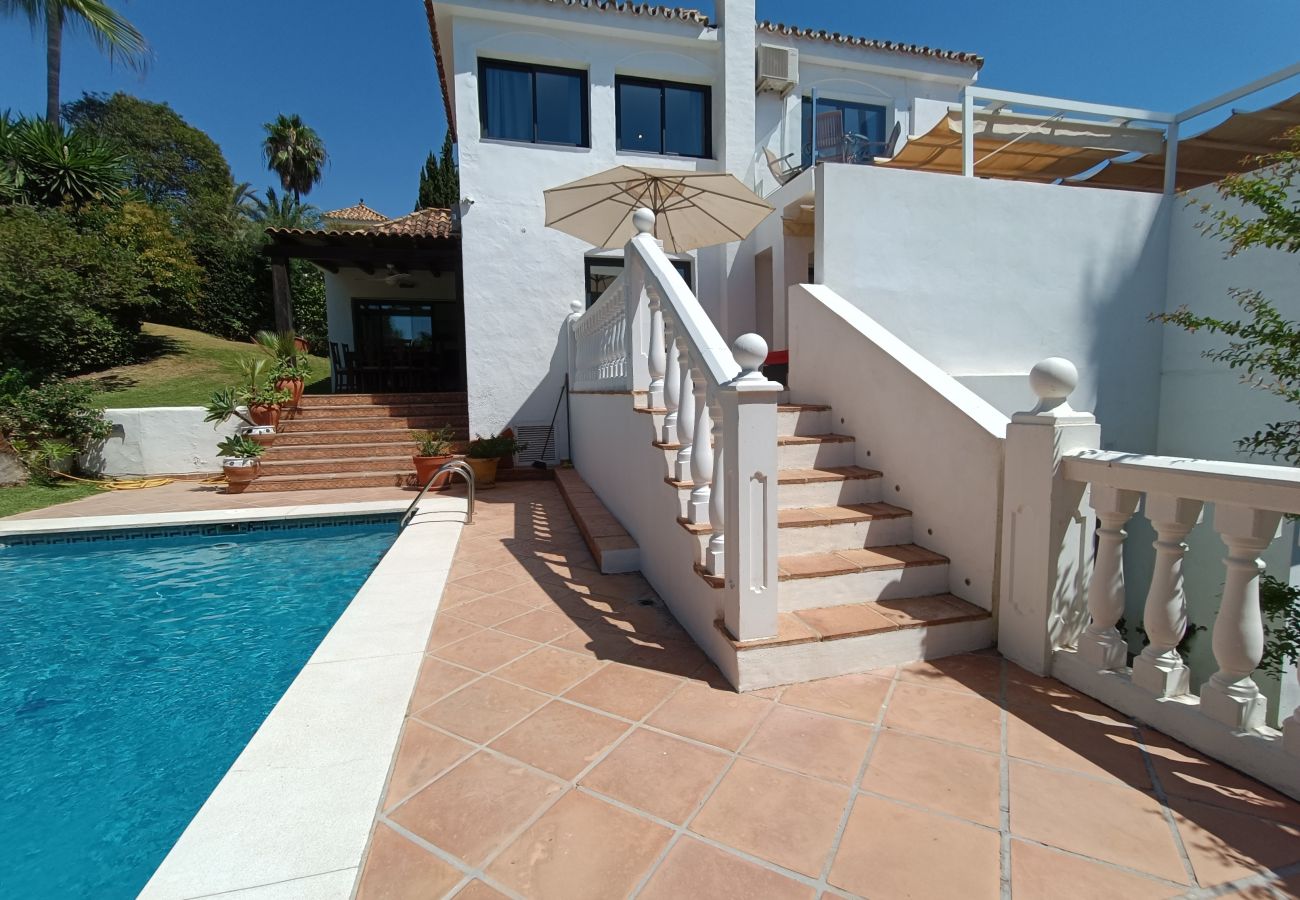 Villa in Nueva andalucia - Villa Sandstone - newly refurbished private villa in the heart of Nueva Andalucia