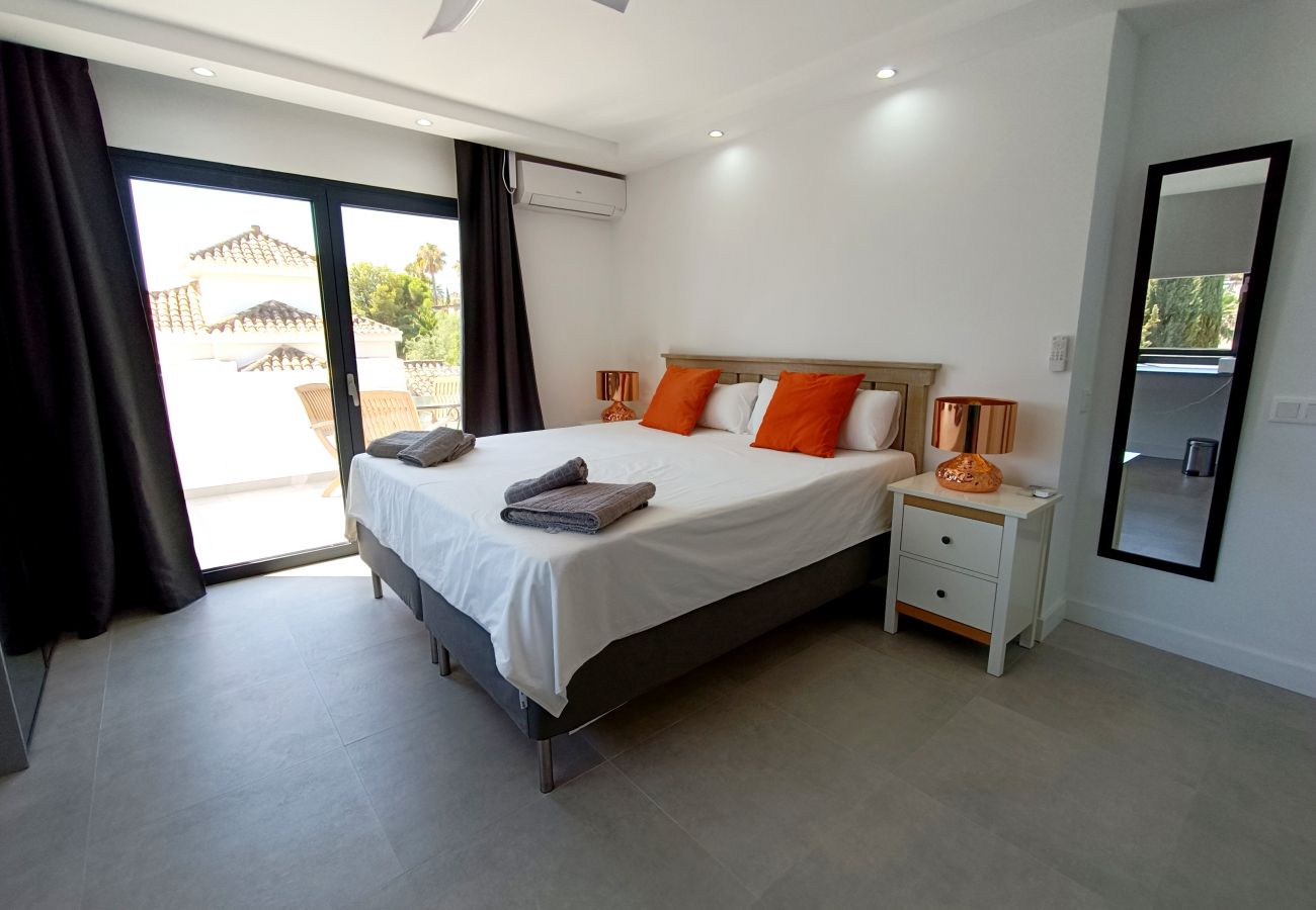 Villa in Nueva andalucia - Villa Sandstone - newly refurbished private villa in the heart of Nueva Andalucia