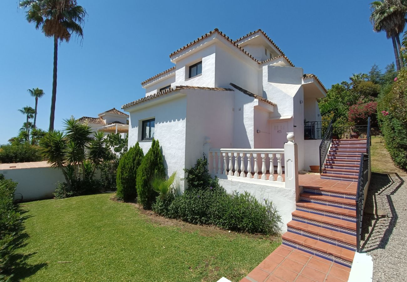 Villa in Nueva andalucia - Villa Sandstone - newly refurbished private villa in the heart of Nueva Andalucia