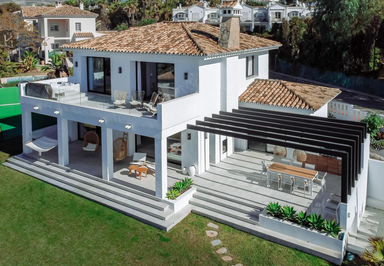 Villa in Marbella - Villa Anna - stunning villa with heated pool in the heart of Nueva Andalucía