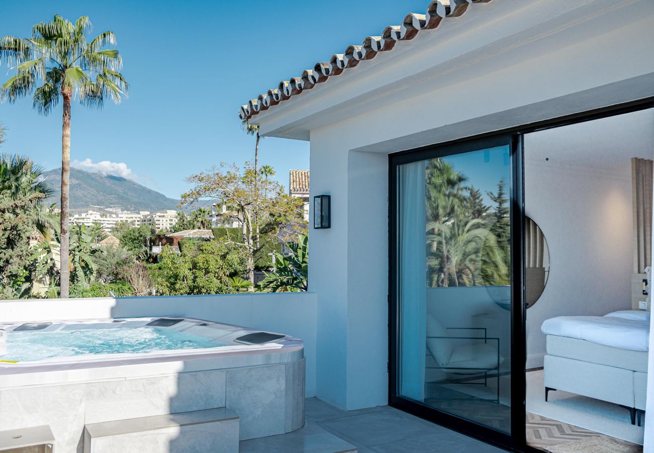 Villa in Marbella - Villa Anna - stunning villa with heated pool in the heart of Nueva Andalucía