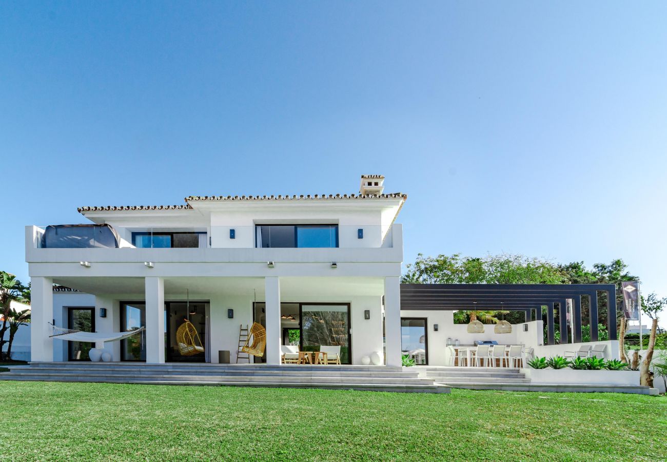 Villa in Marbella - Villa Anna - stunning villa with heated pool in the heart of Nueva Andalucía