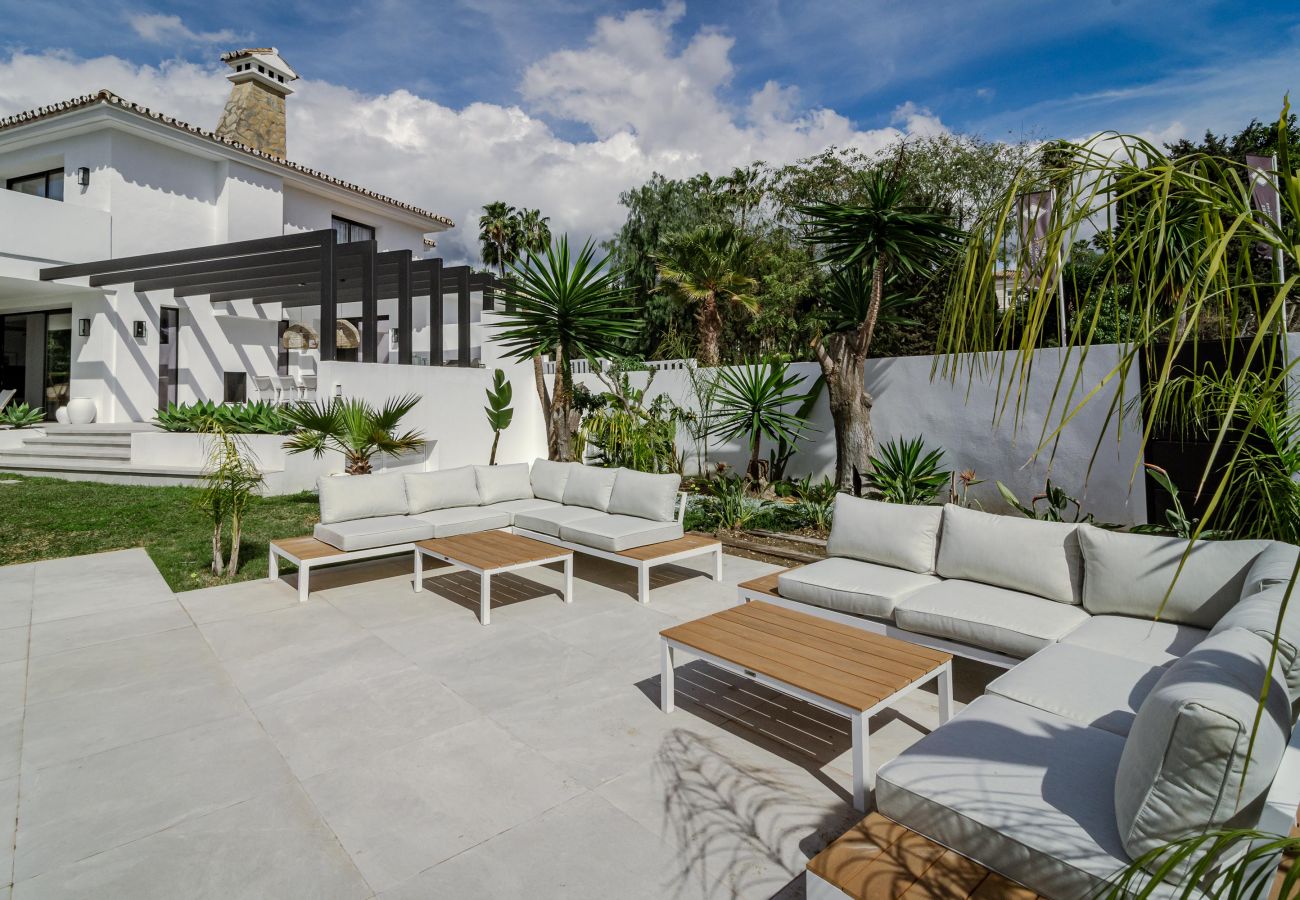 Villa in Marbella - Villa Anna - stunning villa with heated pool in the heart of Nueva Andalucía