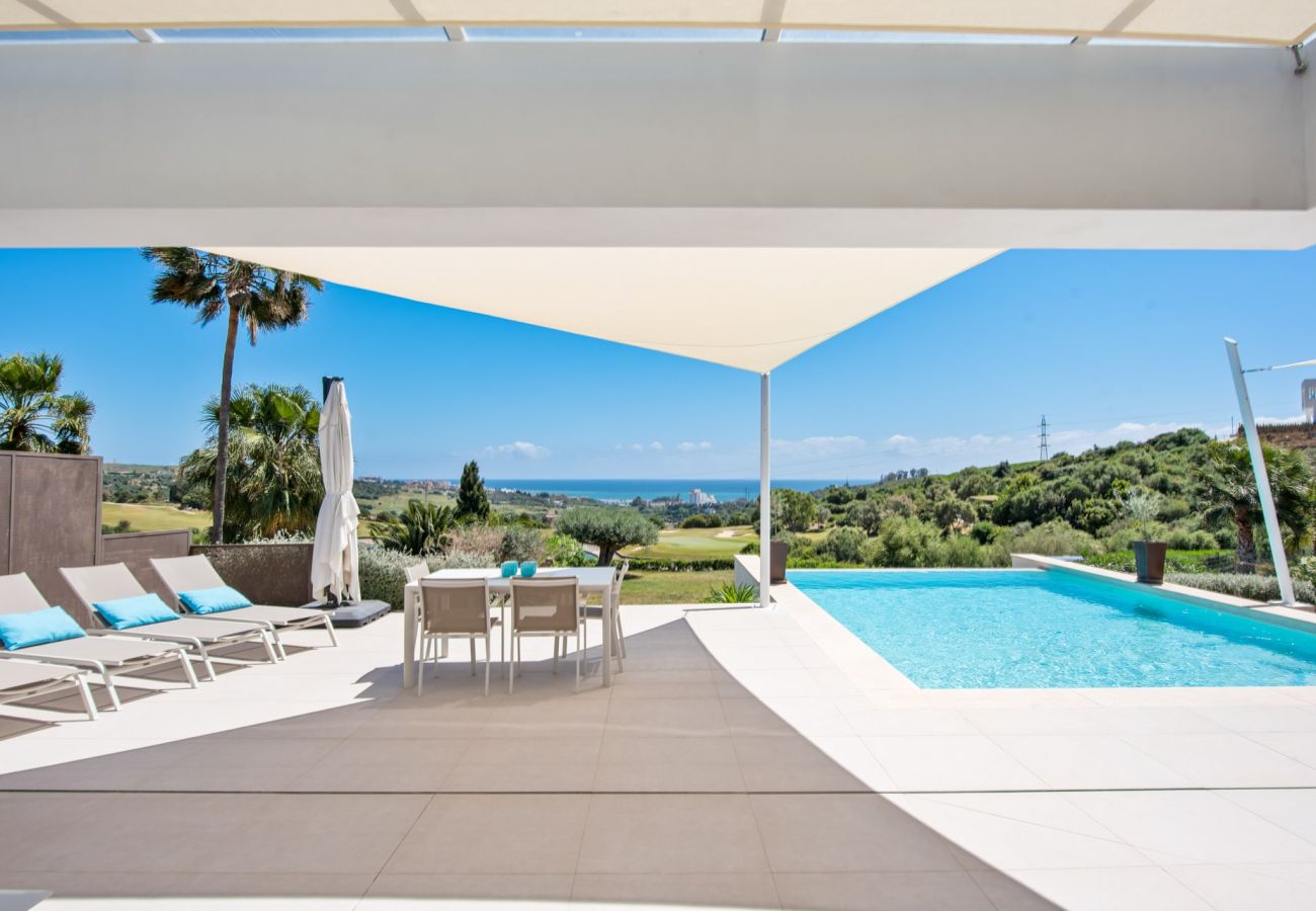 Villa in Estepona - Villa Cosy Cosita - newly built villa with heated pool front line golf