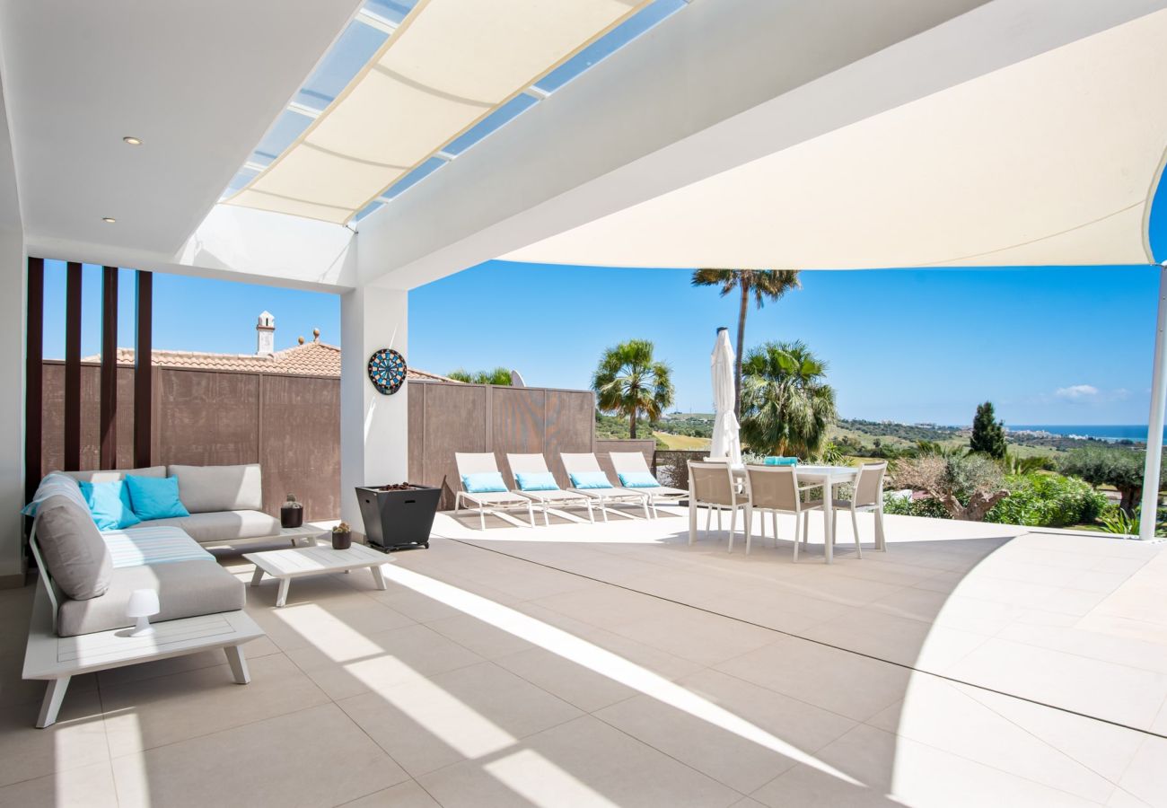 Villa in Estepona - Villa Cosy Cosita - newly built villa with heated pool front line golf