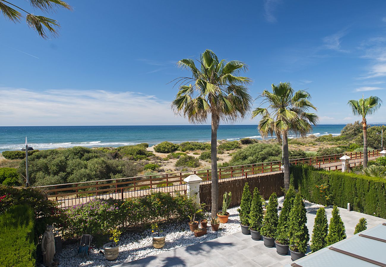 Townhouse in Marbella - Villa Dunas Beach - beachfront townhouse in Marbella