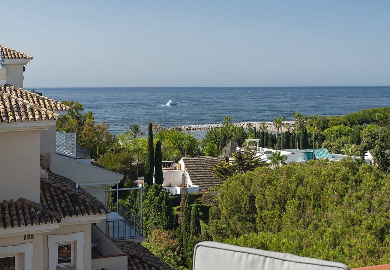 Apartment in Marbella - Andalucia del Mar - 2 bedroom apartment with spectacular views near Puerto Banus