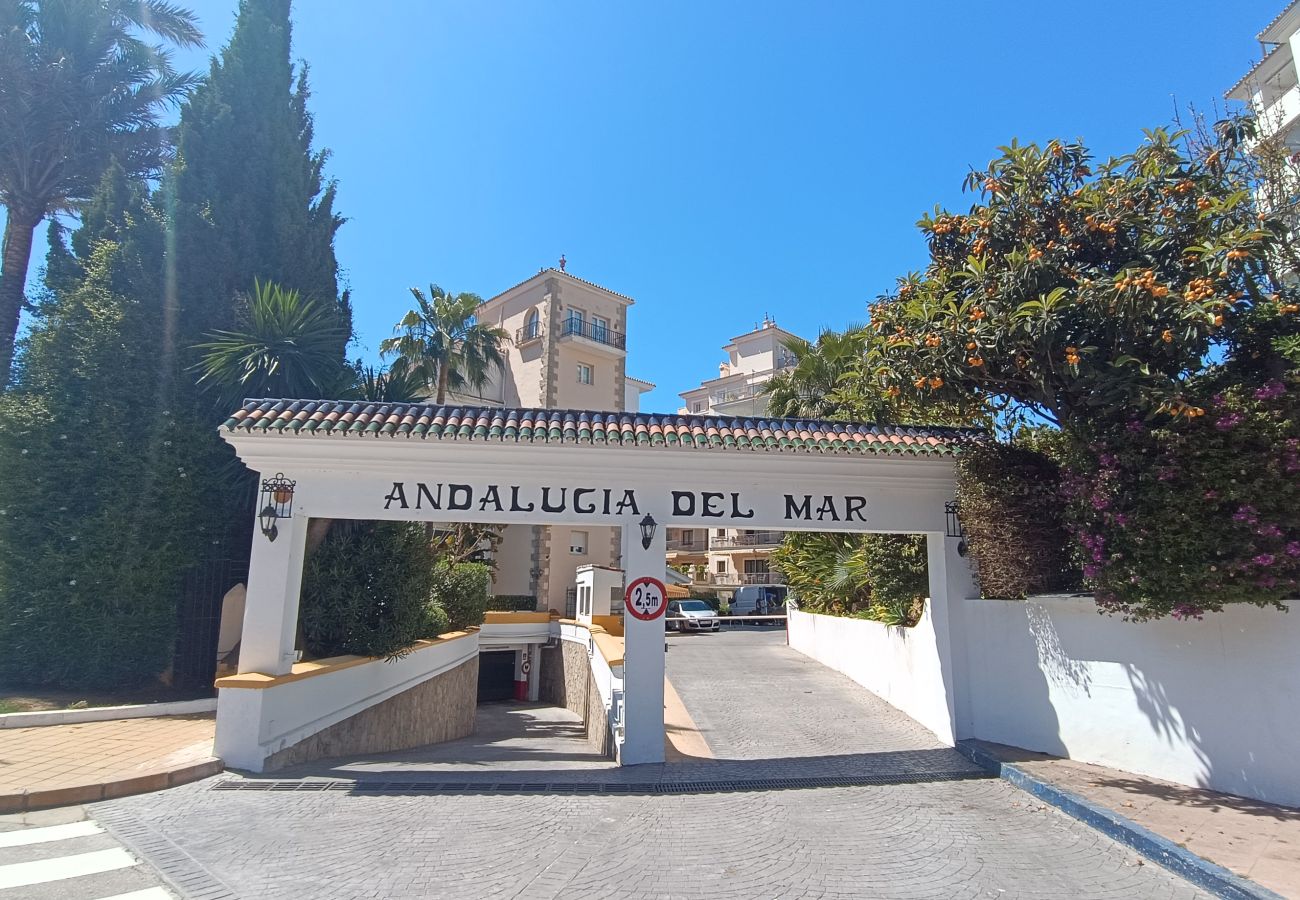 Apartment in Marbella - Andalucia del Mar - 2 bedroom apartment with spectacular views near Puerto Banus