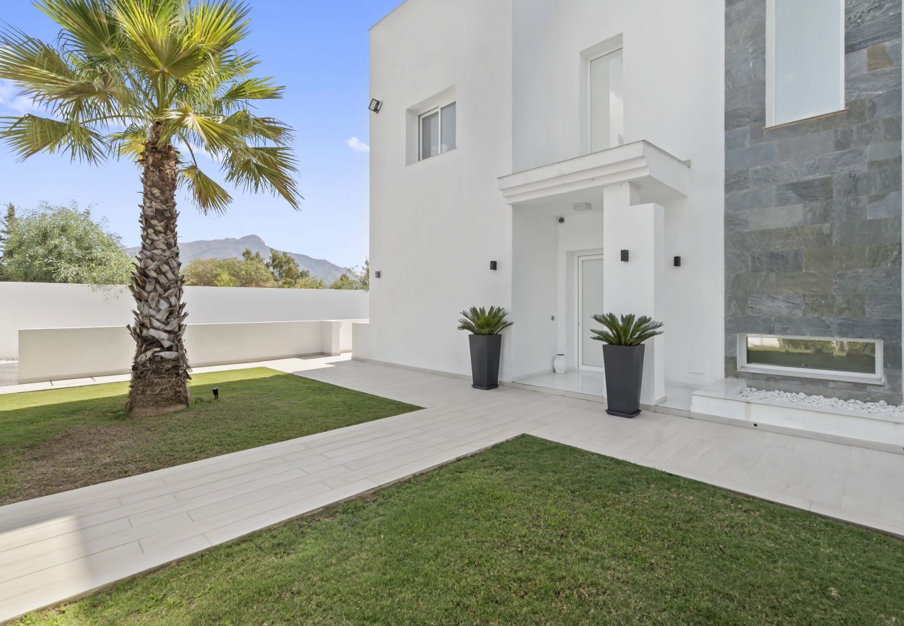 Villa in Benahavís - Villa Nikki - a stunning new family villa in La Quinta - Marbella