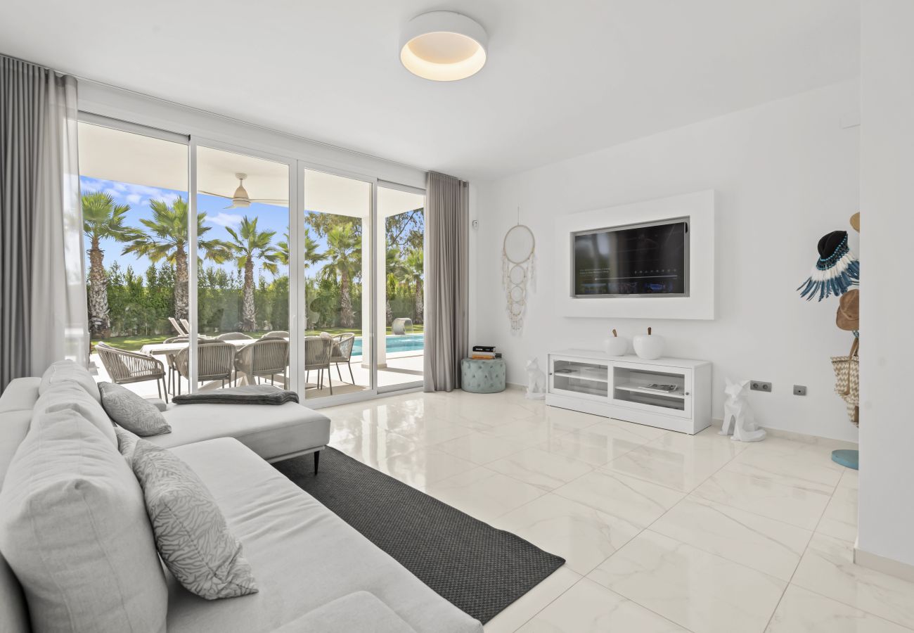 Villa in Benahavís - Villa Nikki - a stunning new family villa in La Quinta - Marbella